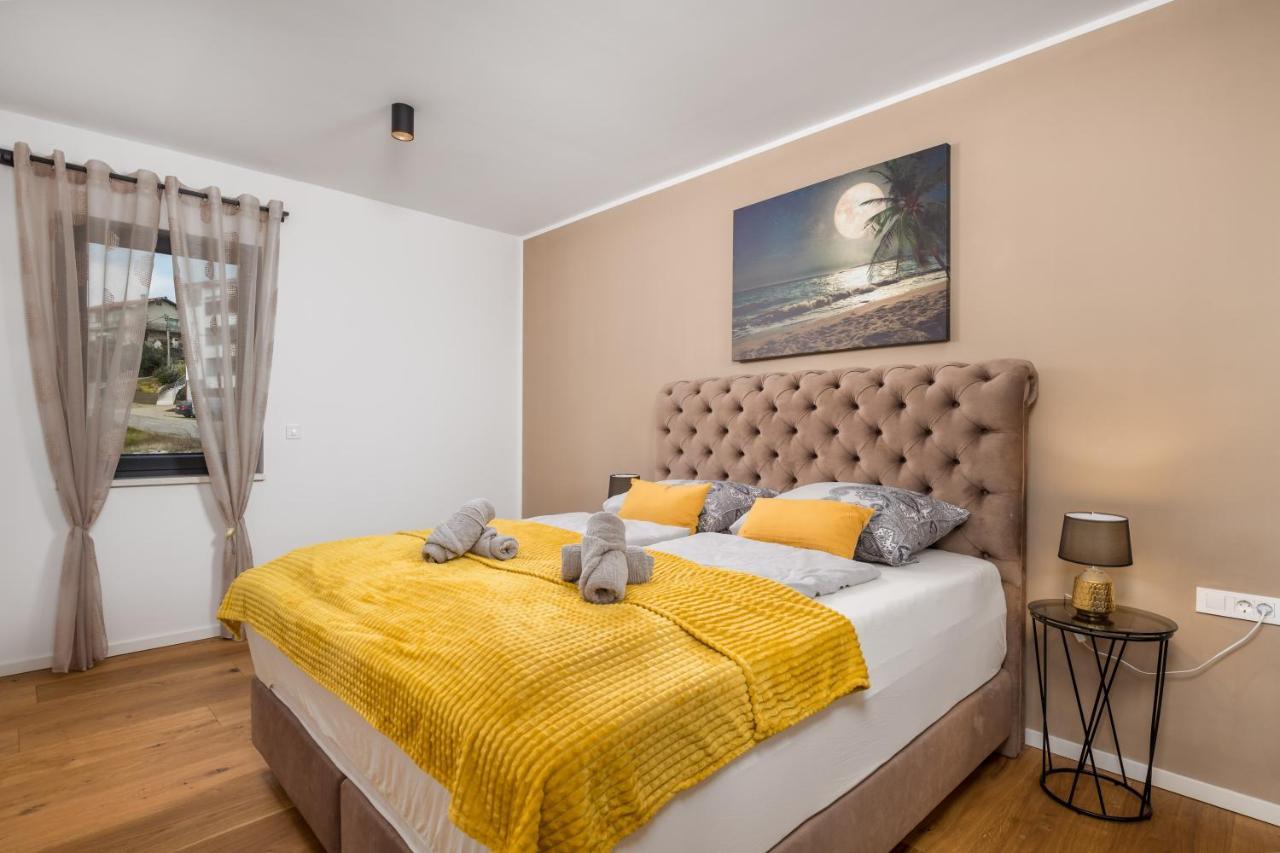 Apartment Top View With Balcony And Private Parking Rijeka Exterior foto