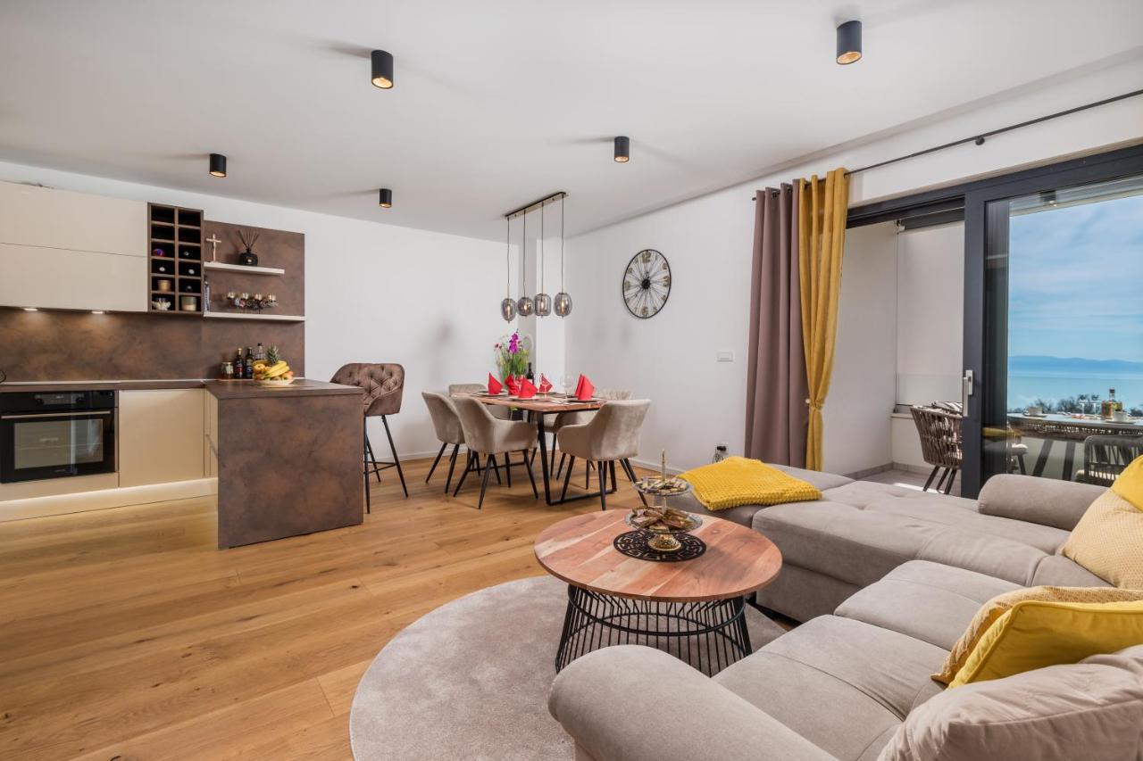 Apartment Top View With Balcony And Private Parking Rijeka Exterior foto